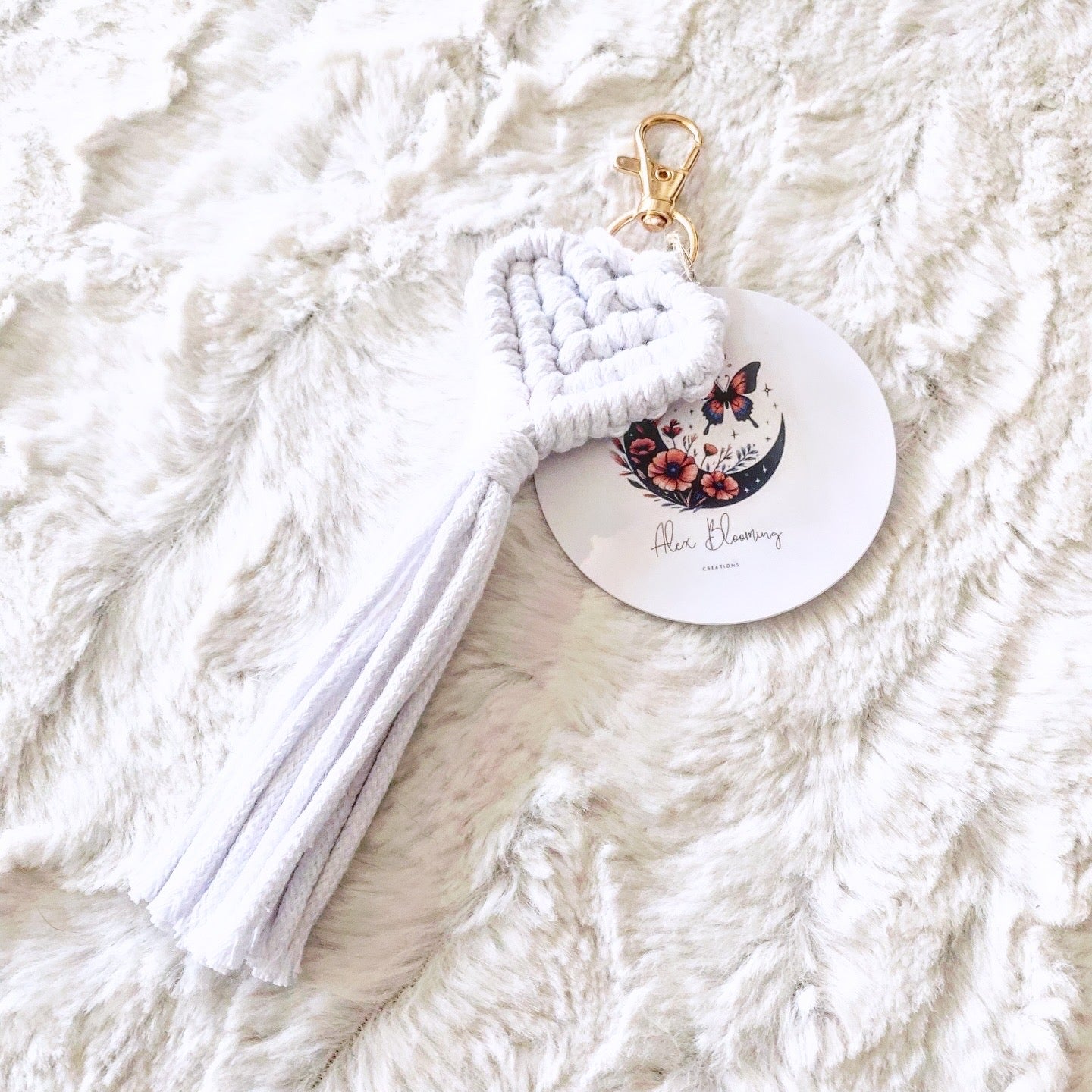 Porte-clefs cœur en macramé