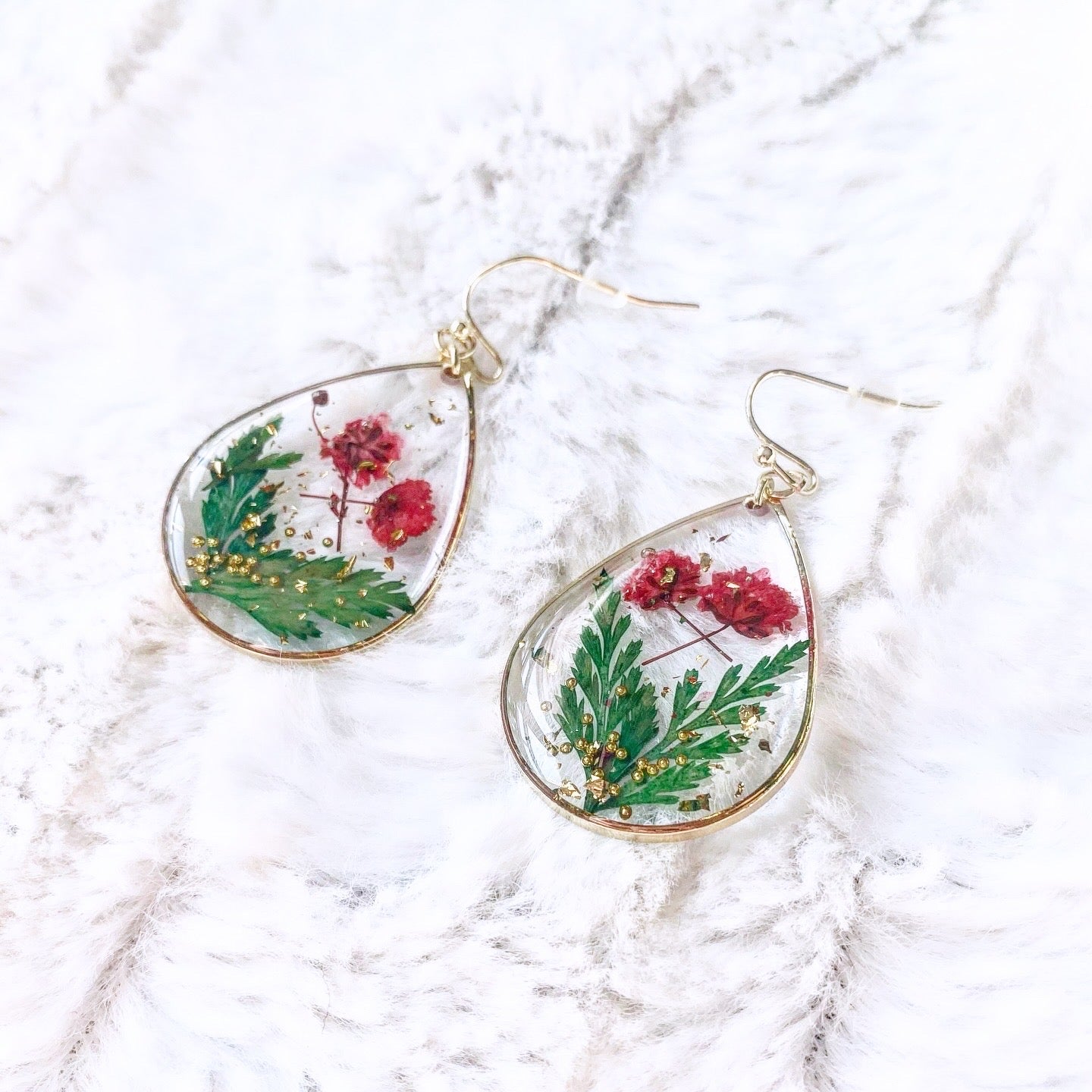 Boucles d’oreilles fleurs résine