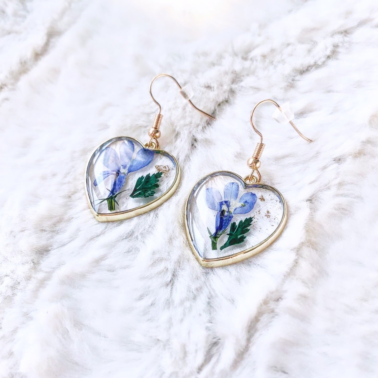 Boucles d’oreilles fleurs résine