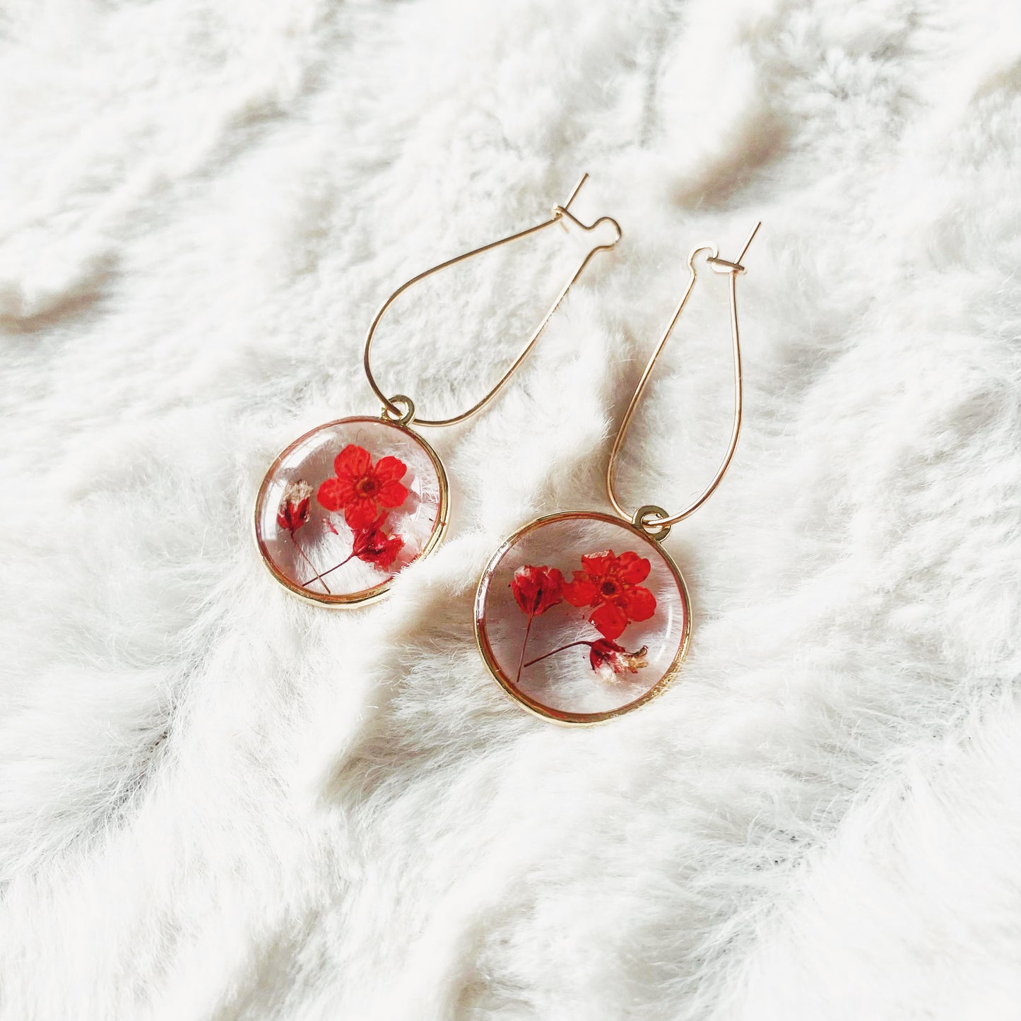 Boucles d’oreilles fleurs résine