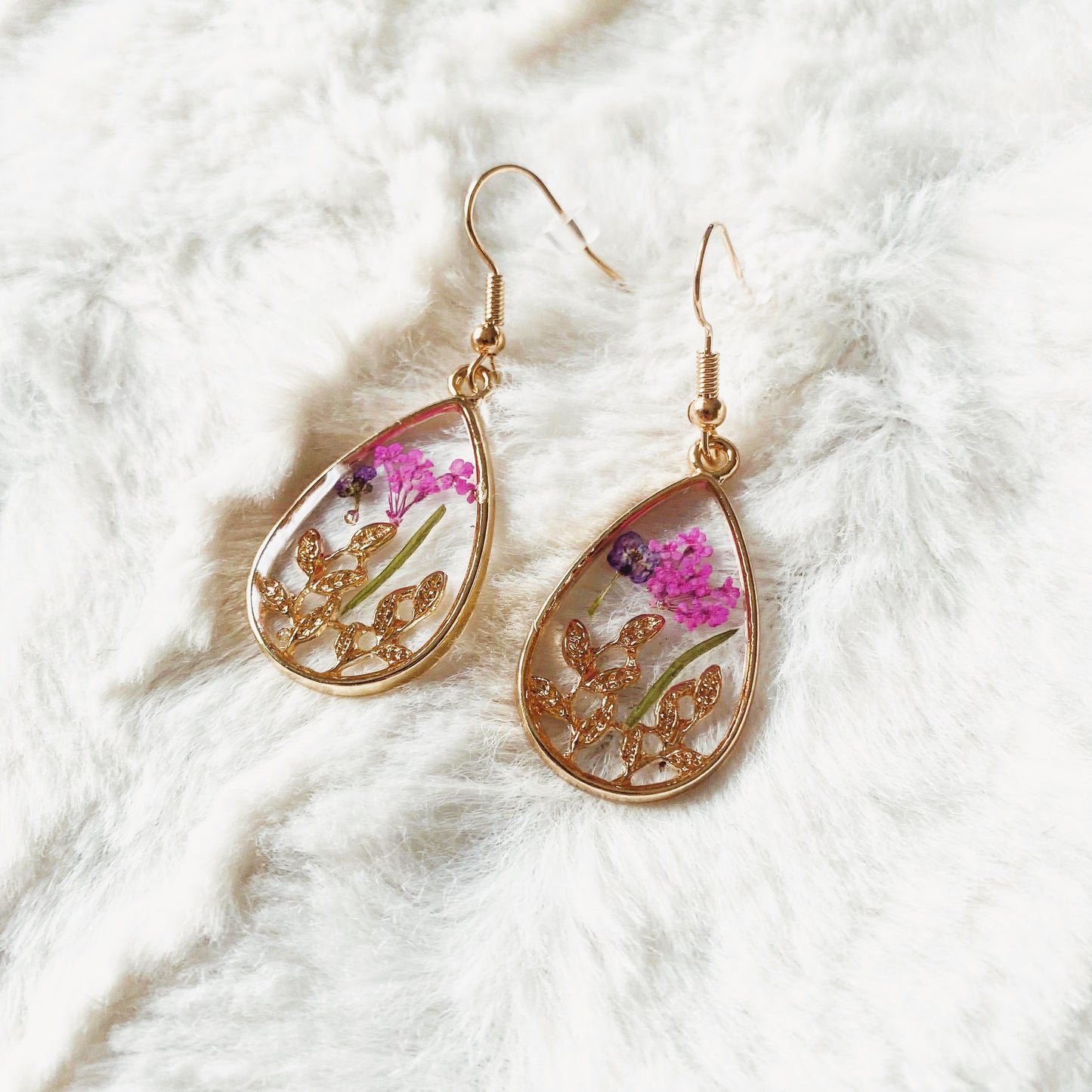 Boucles d’oreilles fleurs résine