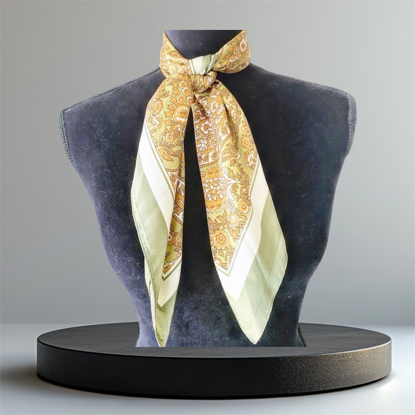 Foulard effet soie