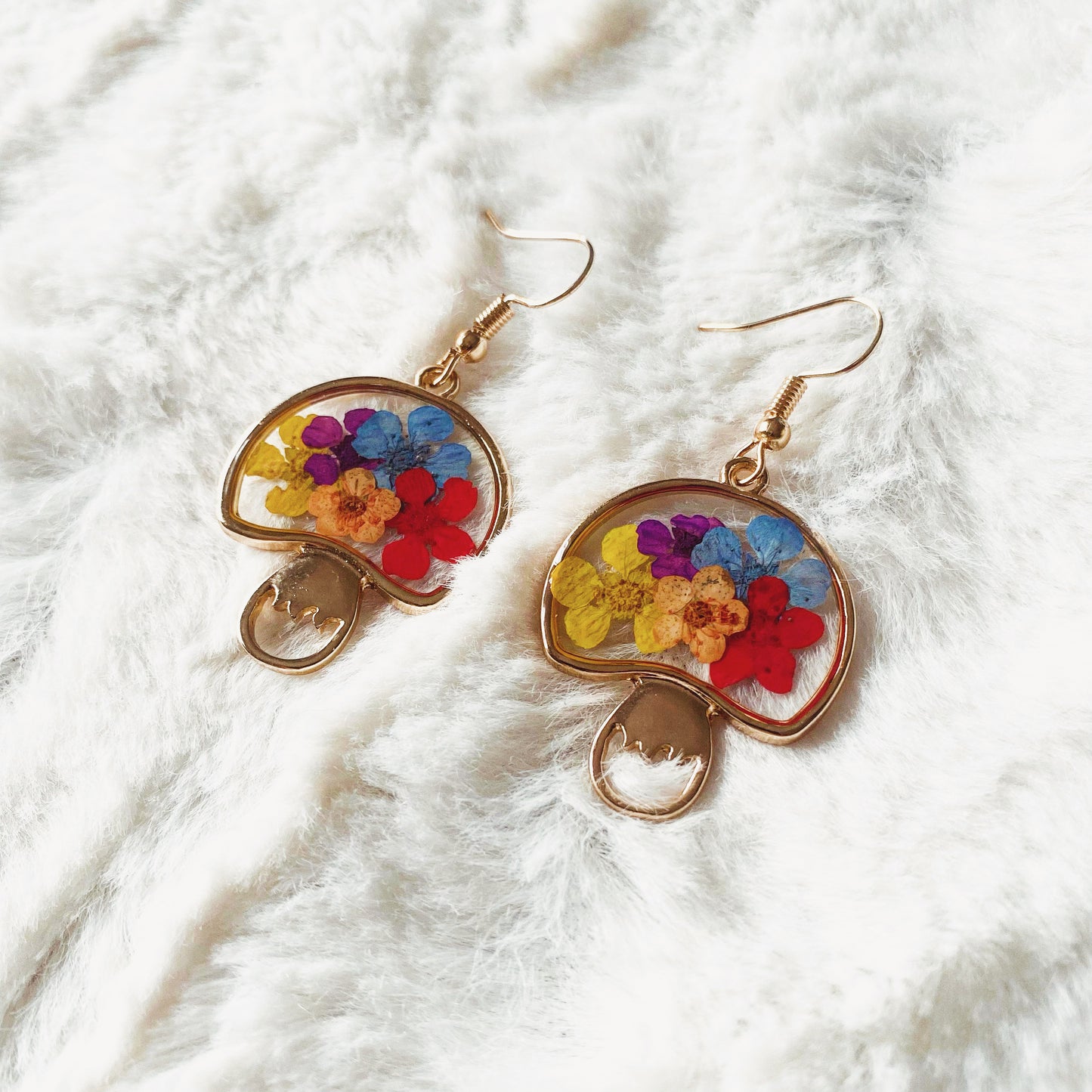 Boucles d’oreilles fleurs résine
