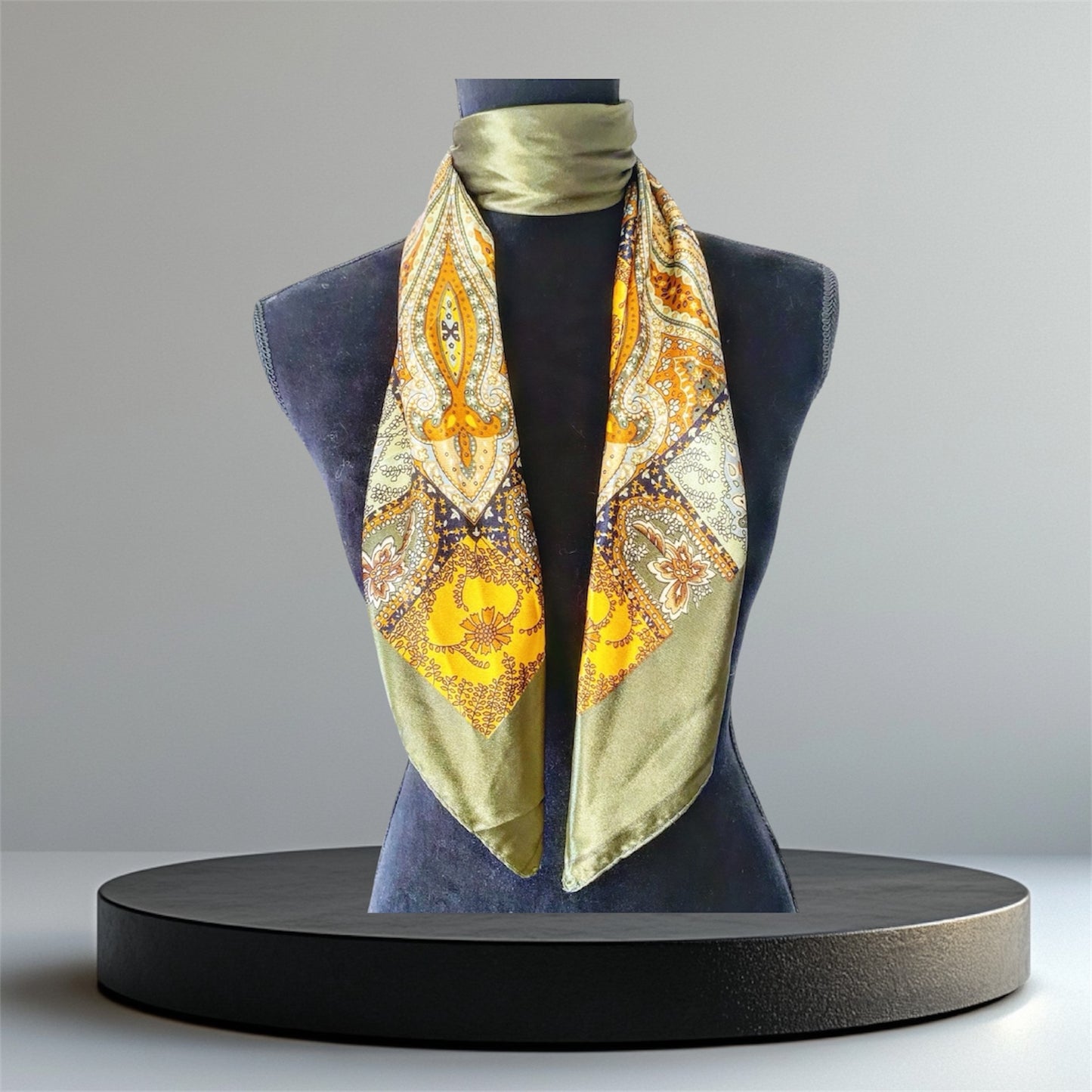 Grand foulard effet soie