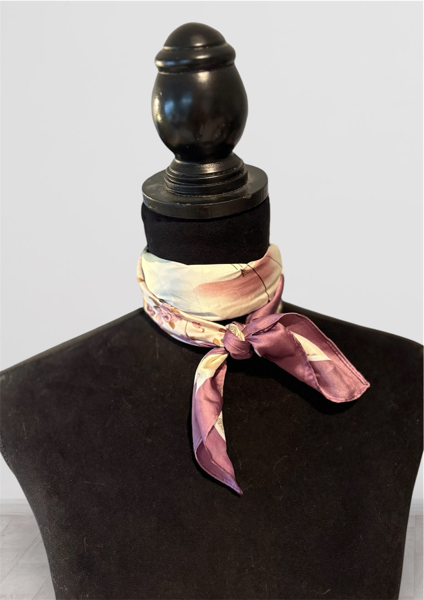 Moyen foulard effet soie (70x70cm)