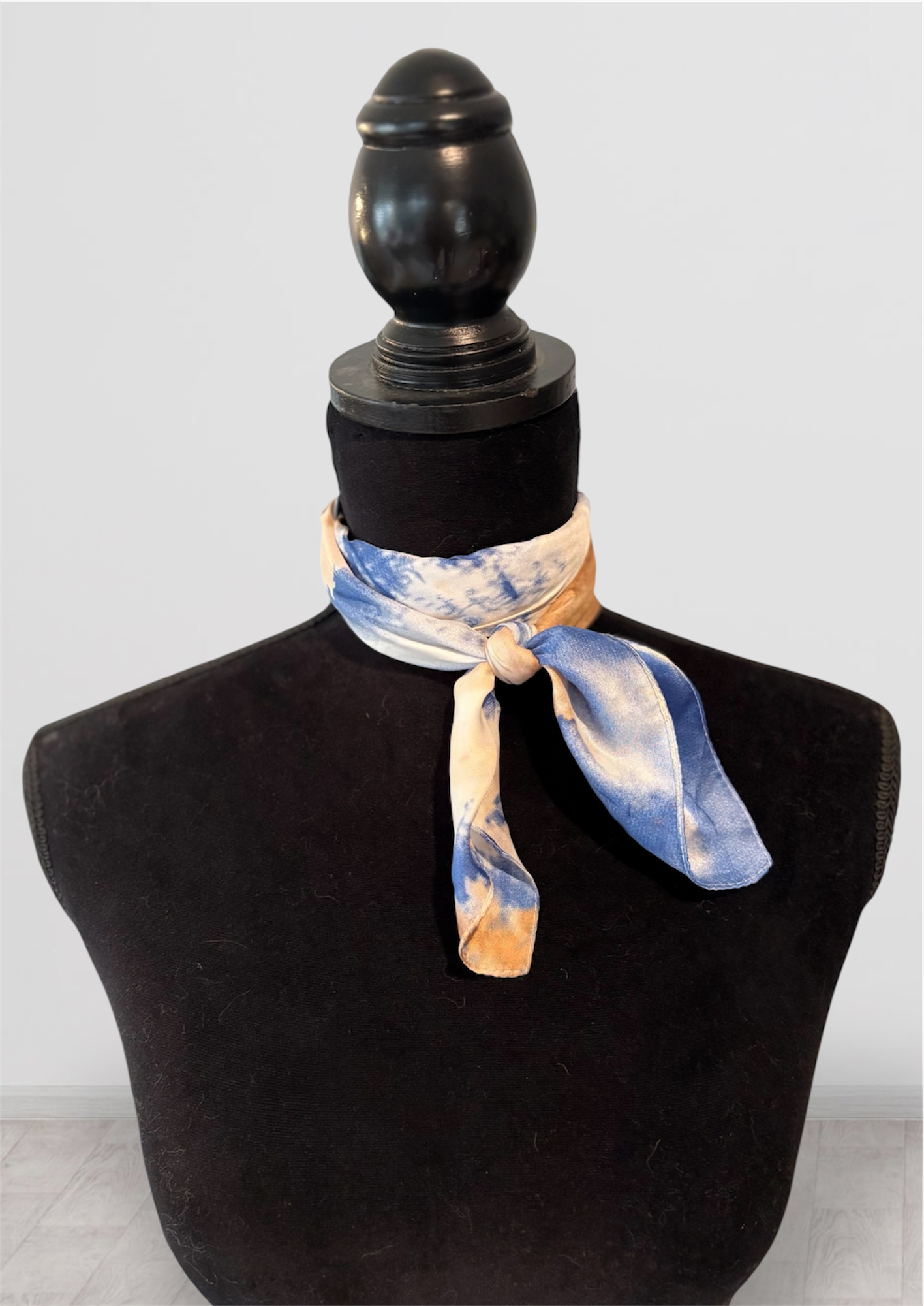 Moyen foulard effet soie (70x70cm)