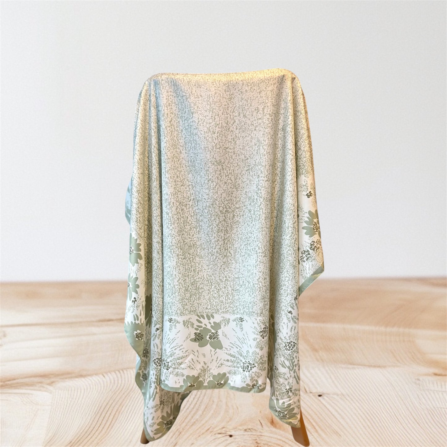 Grand foulard effet soie (90x90cm)