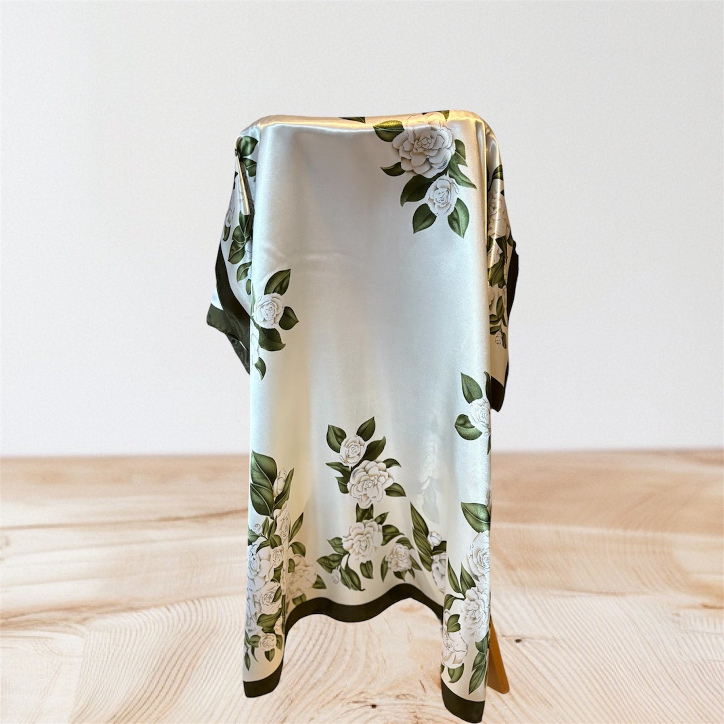 Grand foulard effet soie (90x90cm)