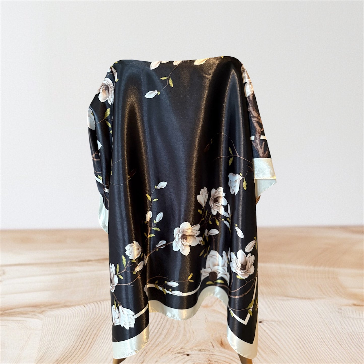 Grand foulard effet soie (90x90cm)